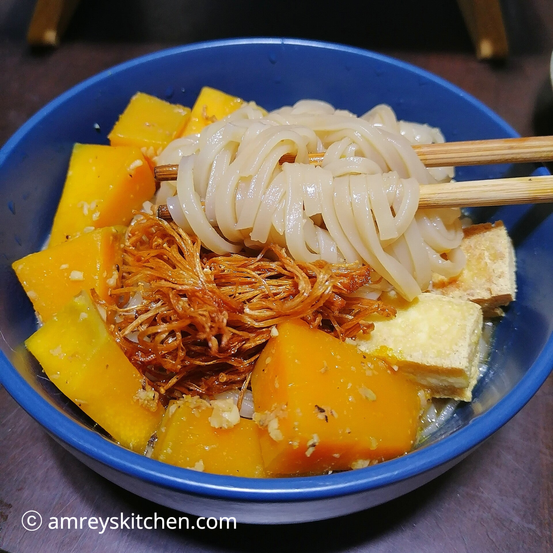 Vegan Soy Ginger Rice Noodle Soup. Recipe and photo by Amrey Boquiren of Amrey’s Kitchen™.