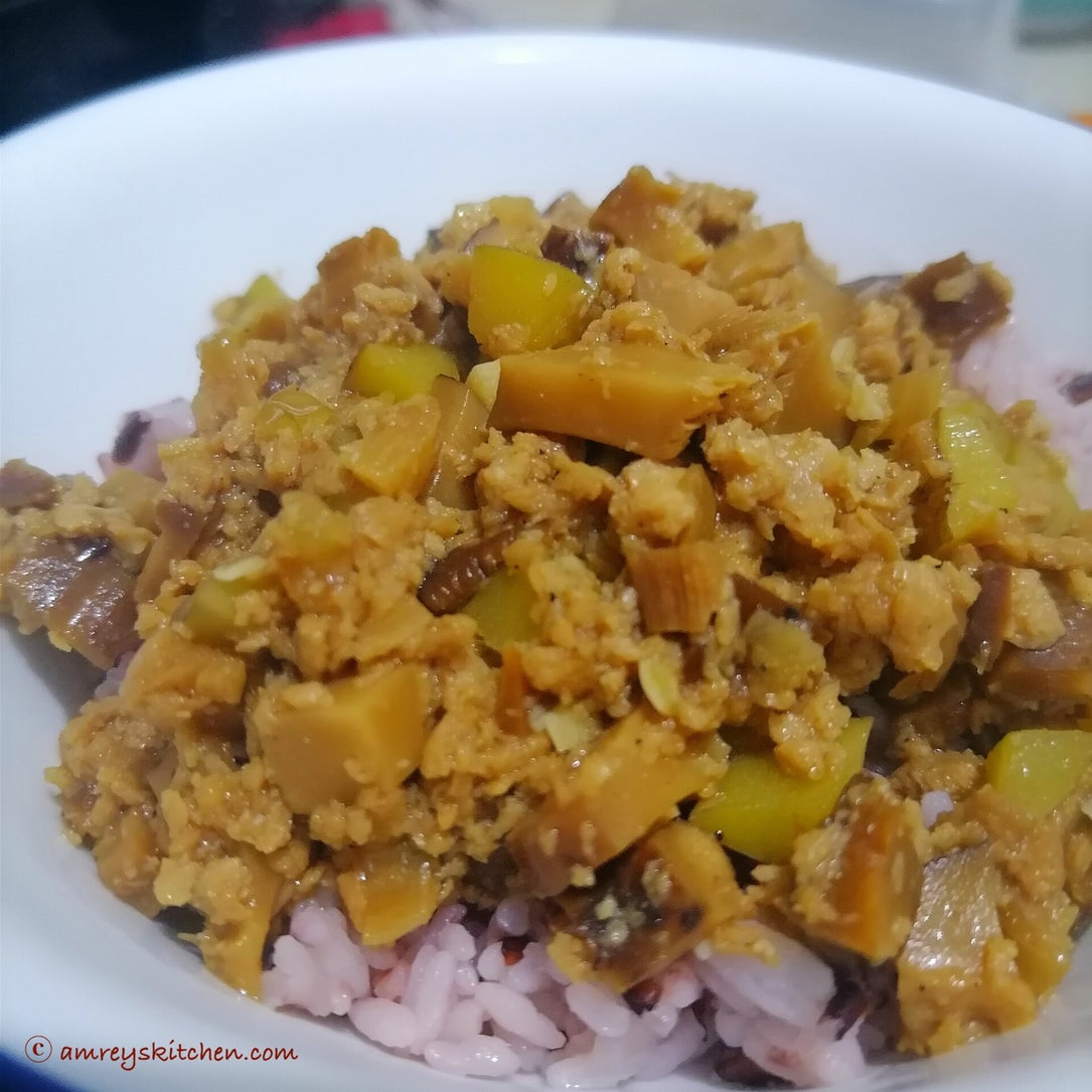 Sin Carne Frito (Vegan Giniling) Recipe and photo by Amrey Boquiren of Amrey’s Kitchen™.
