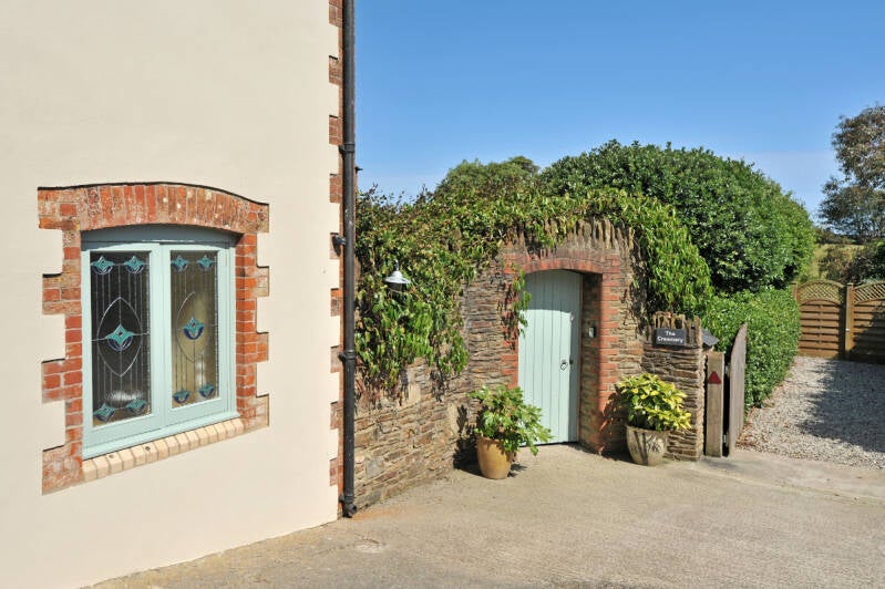 Entrance and parking at The Creamery holiday home