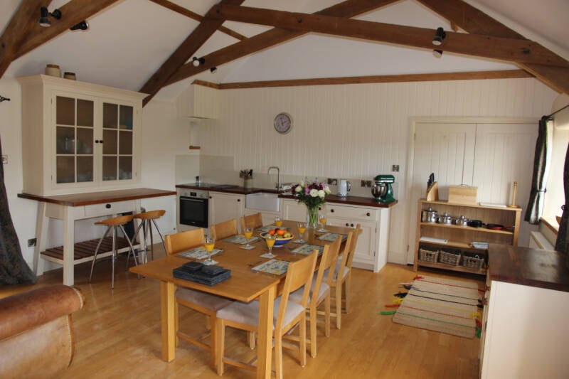 holiday home kitchen with vaulted ceiling