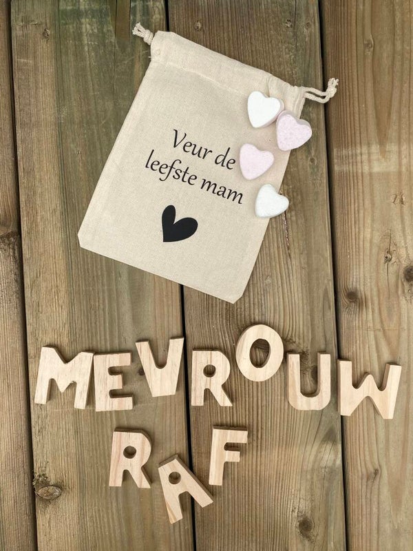 Cadeauzakje ''Leefste mam'' + bad hartjes