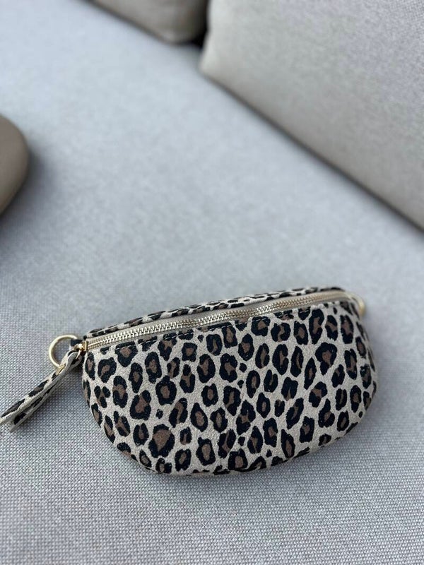 Crossbody leopard