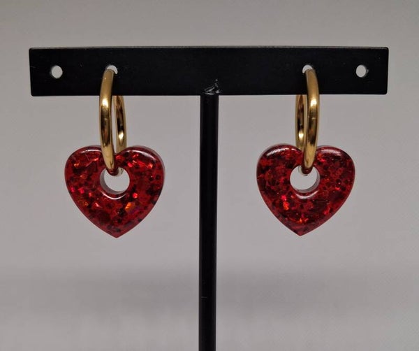 Oorringen 'red sparkling hearts'