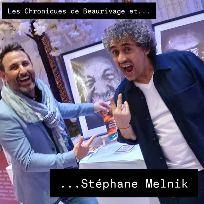 L'auteur Jean-Philippe Servy, parrain et invité d'honneur de l'exposition GEN Feelings Fashion Week à Paris par Sabine Matarasso, présentant son thriller Les Chroniques de Beaurivage.