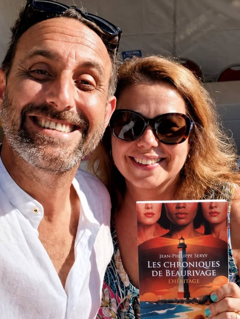Les Chroniques de Beaurivage de Jean-Philippe Servy, le thriller incontournable de l'été à lire à la plage ou à la piscine. Un véritable succès populaire adopté par les lecteurs dans la France entière, toutes régions confondues.