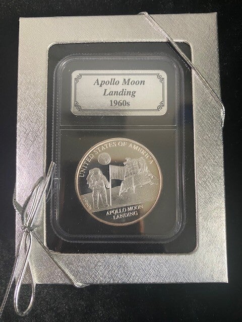 1960s Apollo Moon Landing Commemorative – Rare Historic Space Exploration Coin