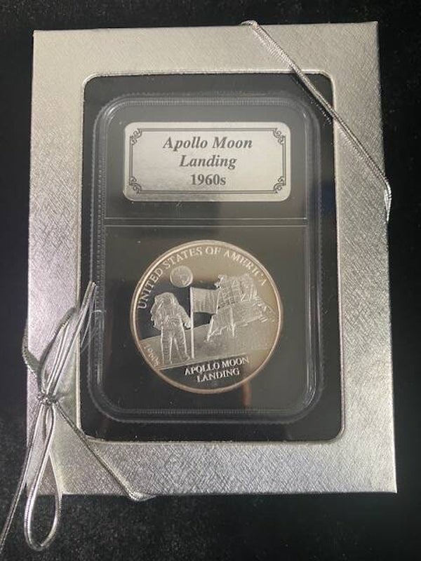 1960s Apollo Moon Landing Commemorative – Rare Historic Space Exploration Coin