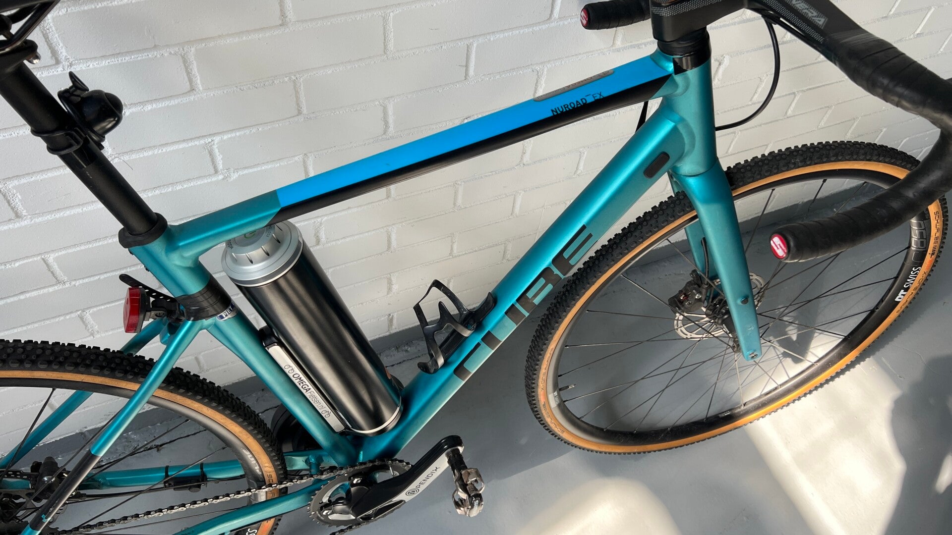 Cube Gravel Bike met Pressfit Bottom Bracket