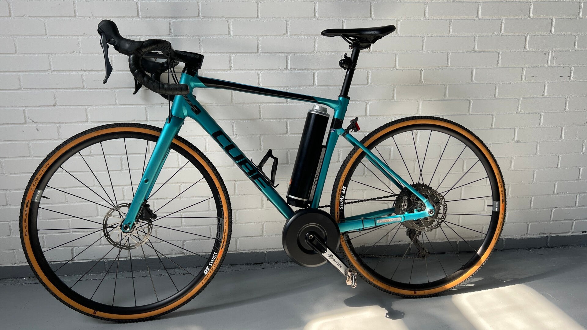 Cube Gravel Bike met Pressfit Bottom Bracket