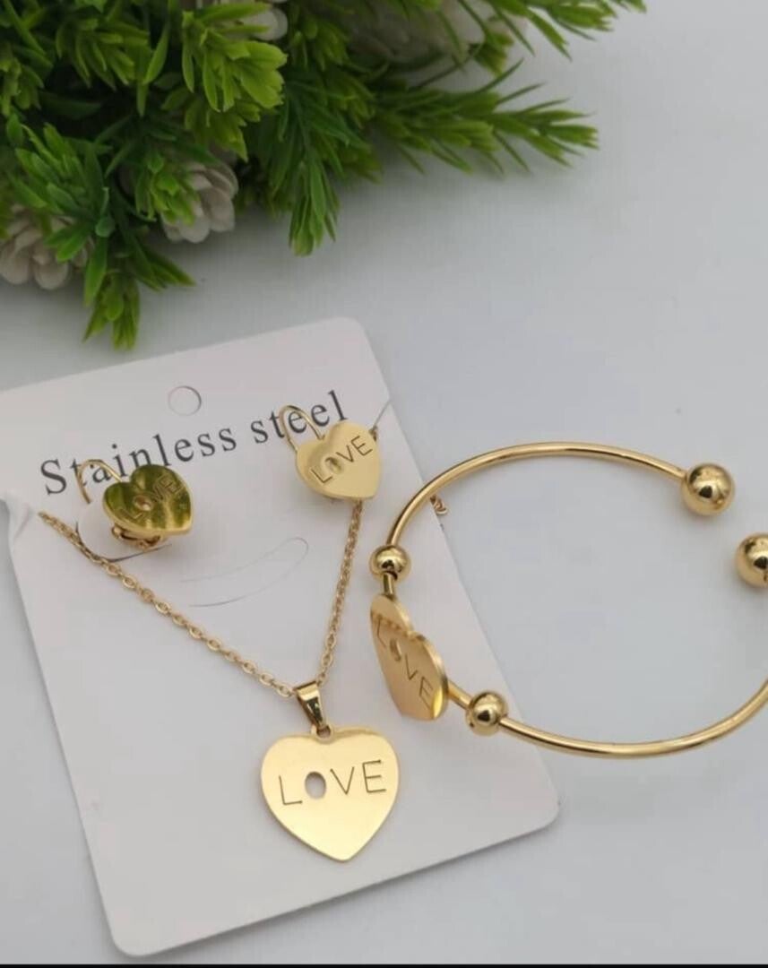 Complete set of jewelries