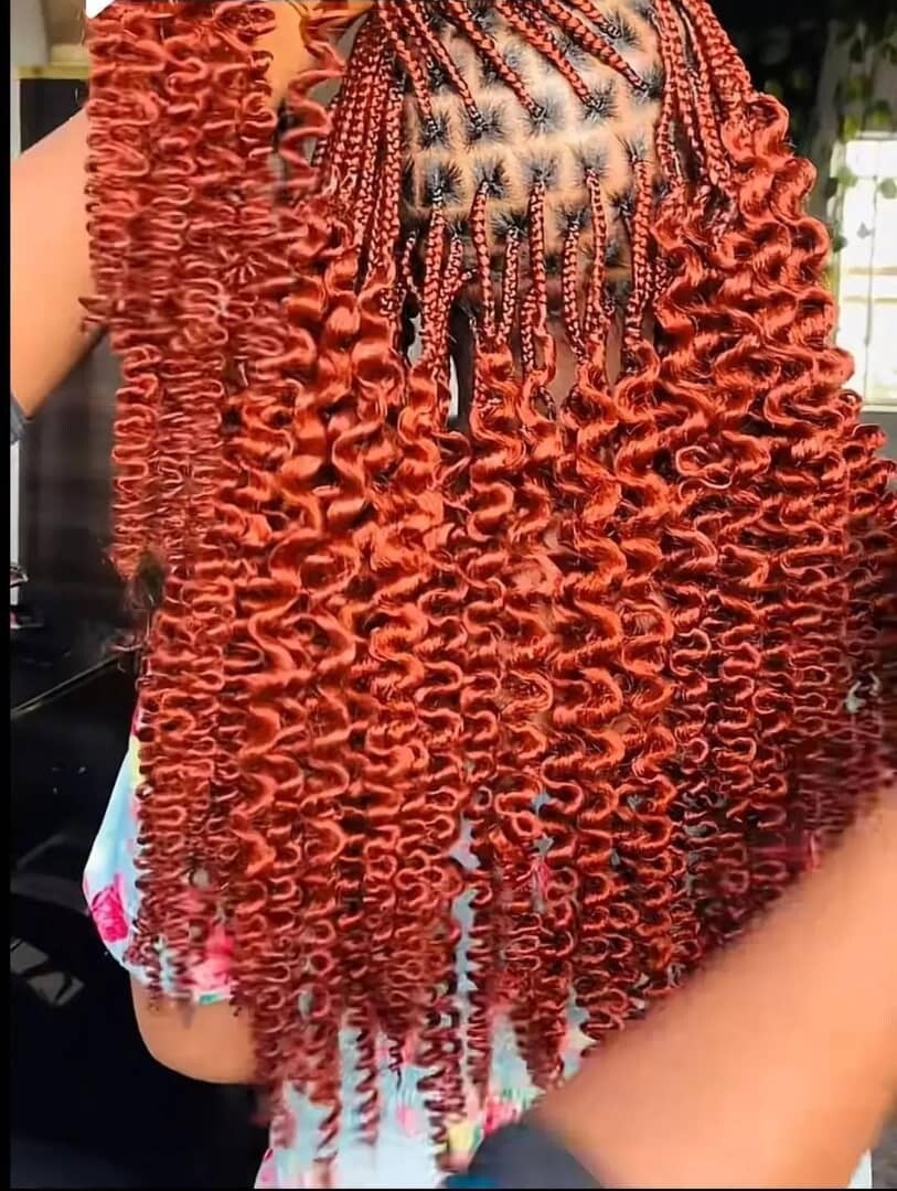 Kotless box braids end with curls