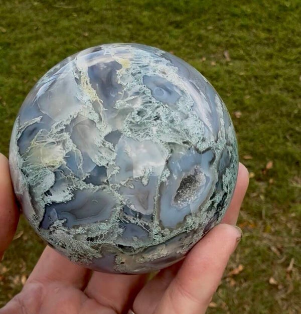 Moss agate with cute dendritic