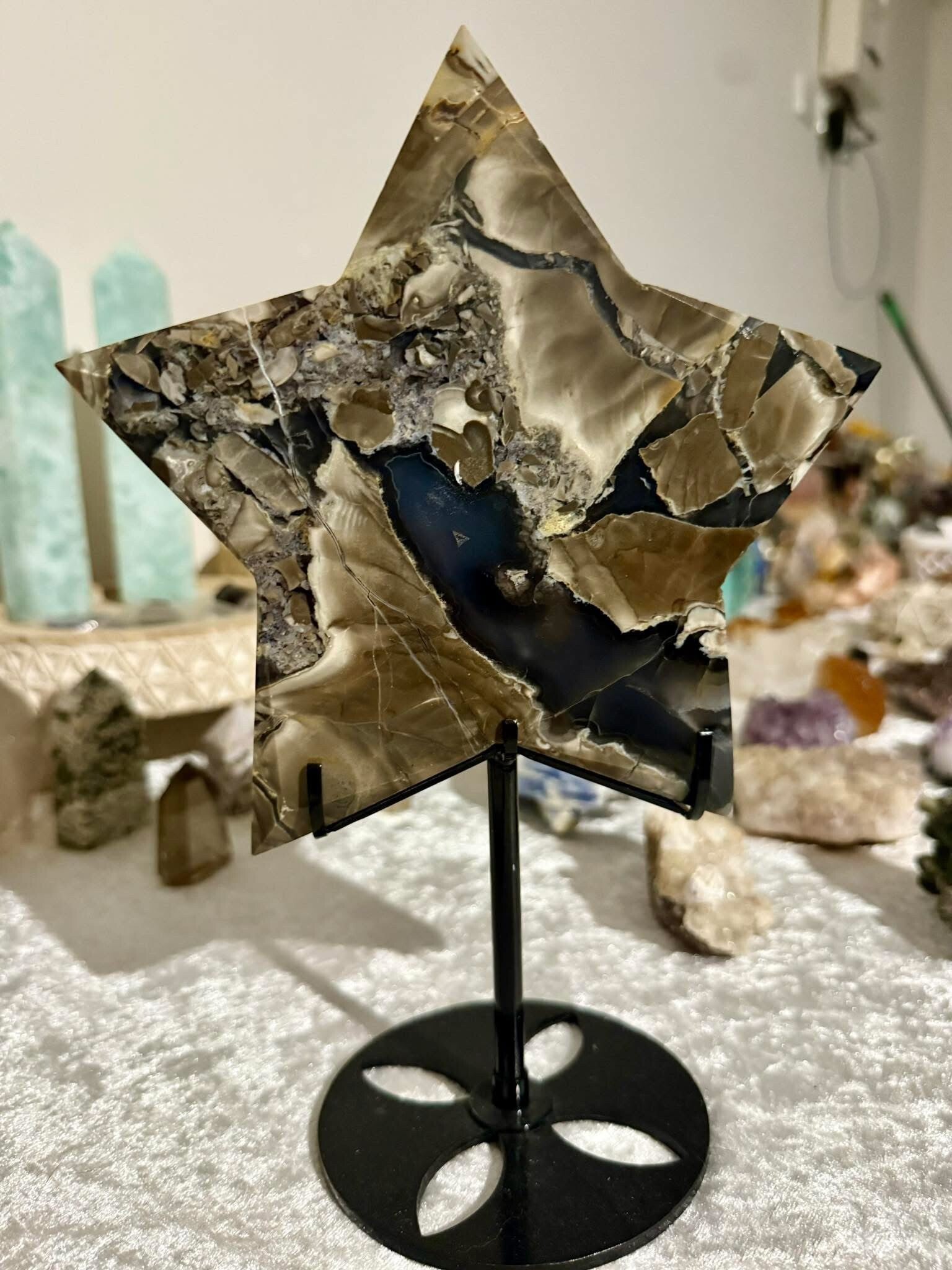 Huge Volcanic stone Star UV reactive