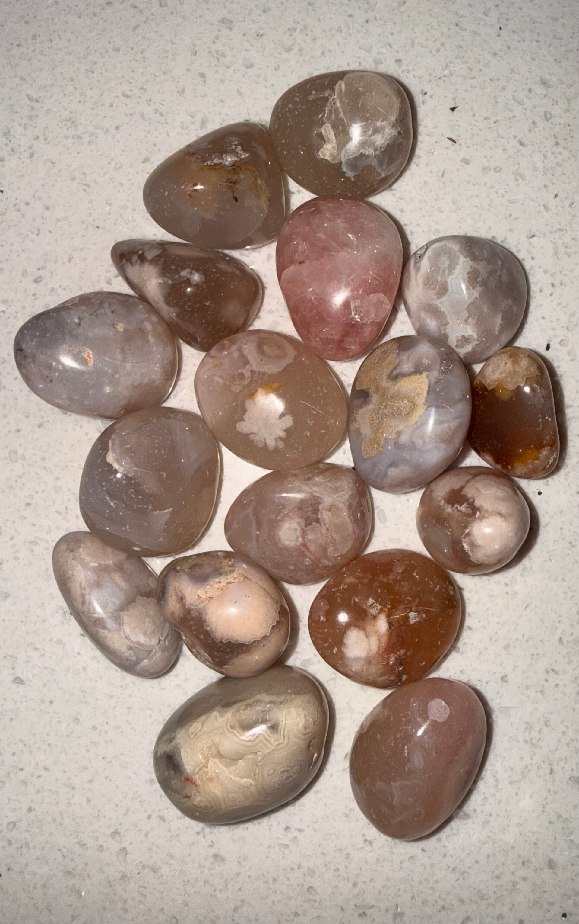 Flower agate tumbles