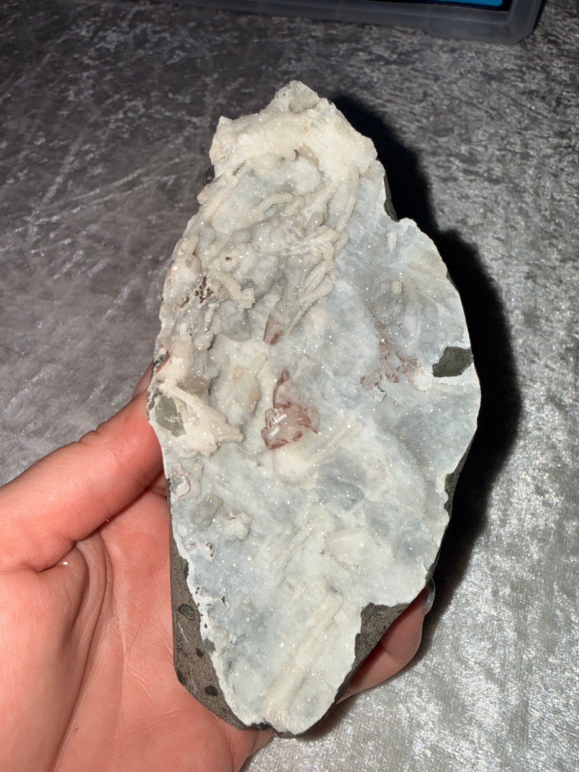 Heulandite apophyllite scolectite chalcedony with