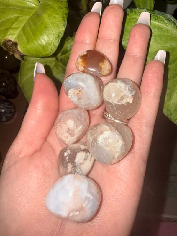Flower agate tumbles