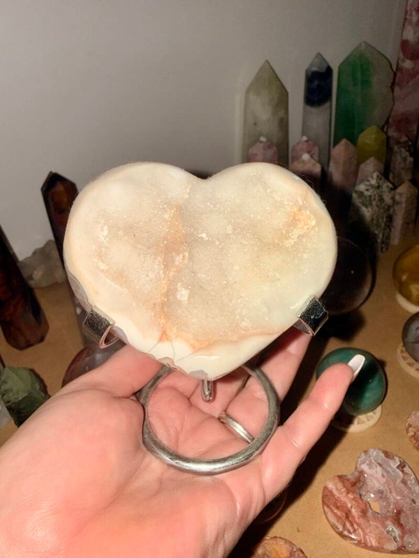 White sugar druzy agate heart on Stand