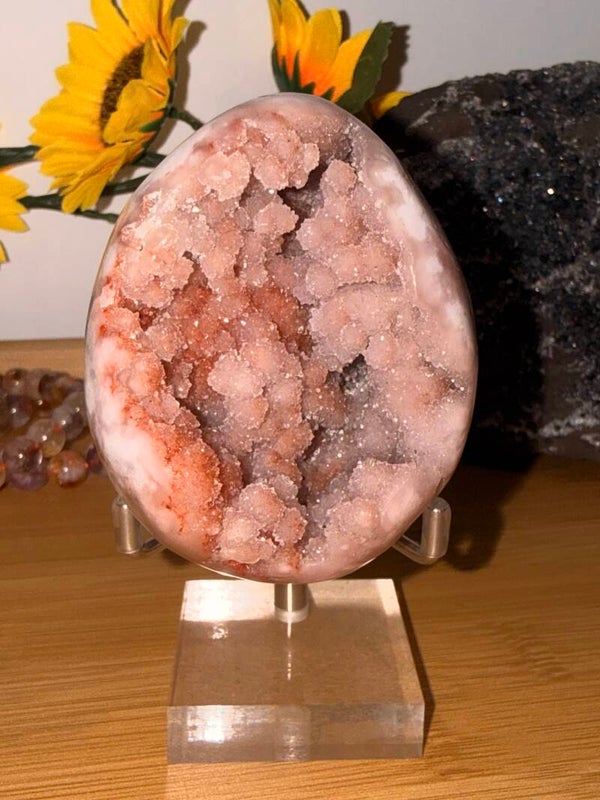 Pink amethyst flower egg