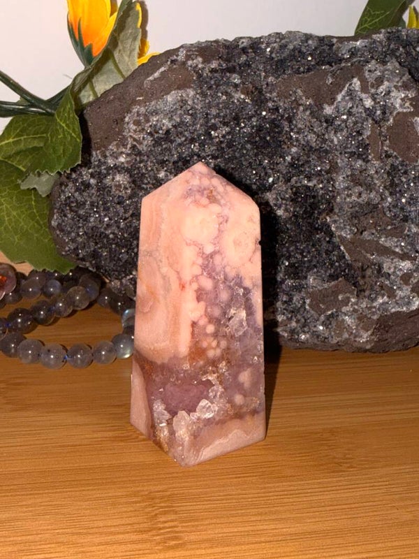 Flower agate amethyst tower