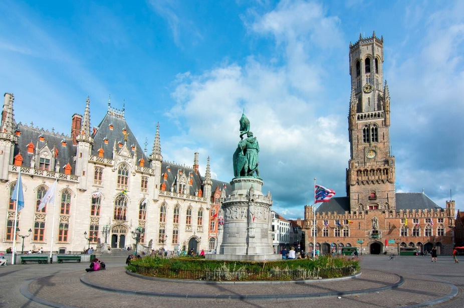 Day Tour to Bruges Belgium from Amsterdam Incl. Hotel Pick Up