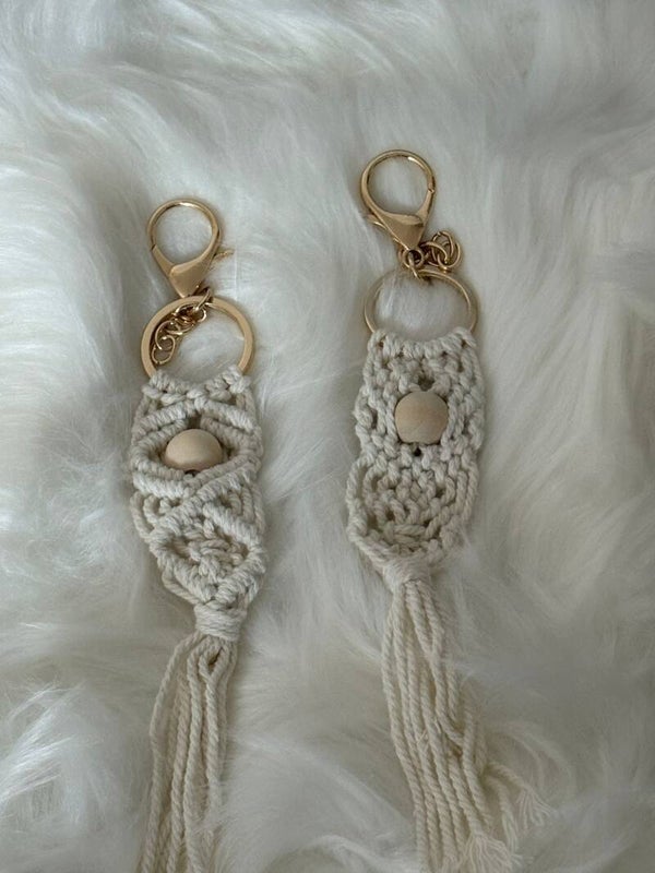 Makramee-Anhänger mit Perle