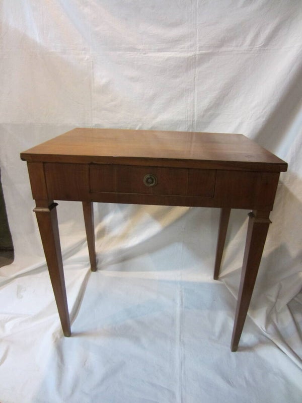 cod.1077 Scrittoio in noce massello primi 900'