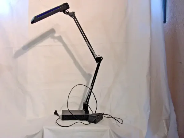 cod. 1020 Lampada da tavolo vintage modello LUXO MOD T92/93