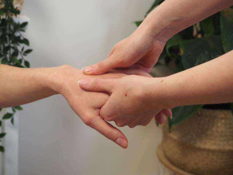 Massage d'une main