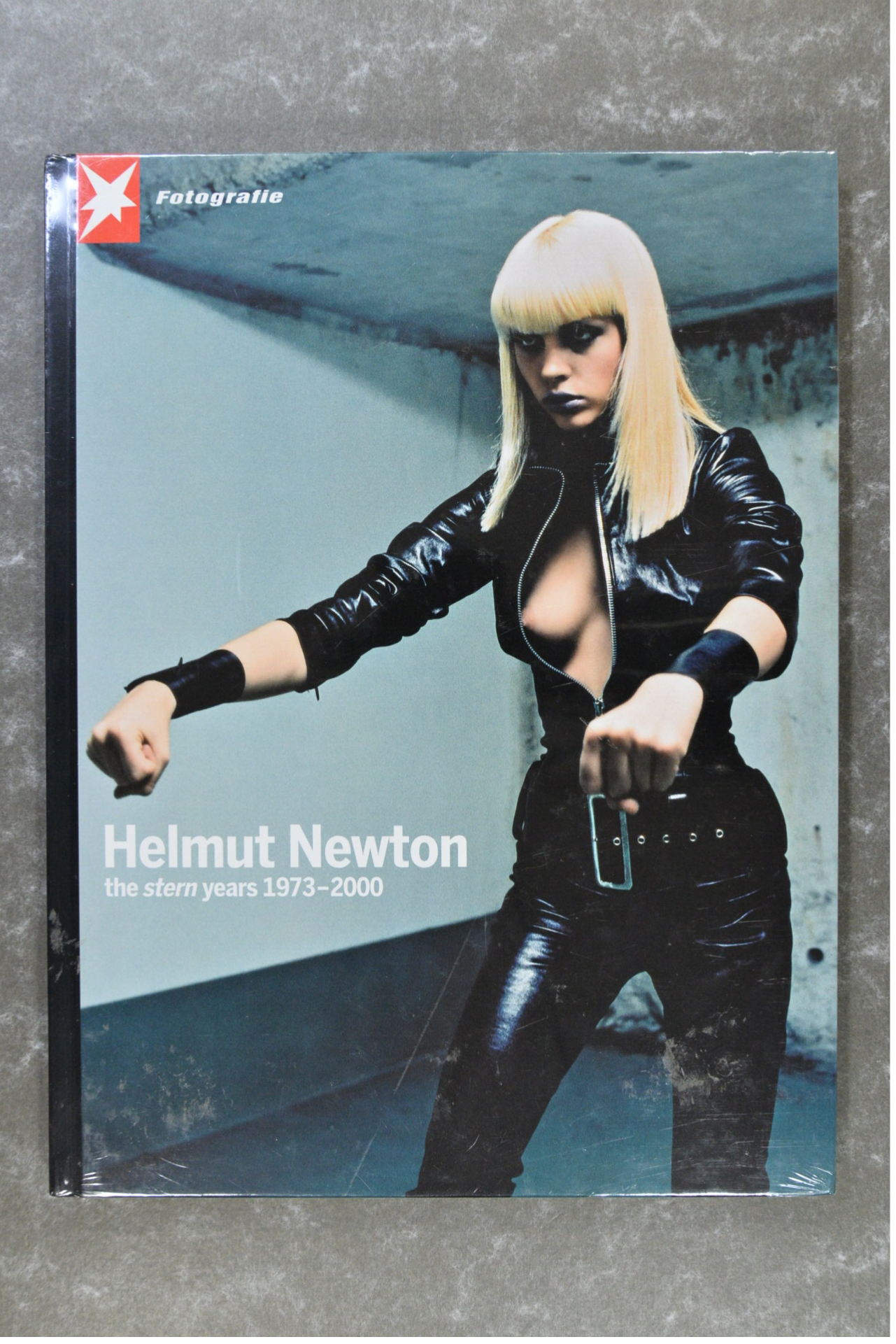 Newton , Helmut - the stern years 1973-2000      New in plastic!