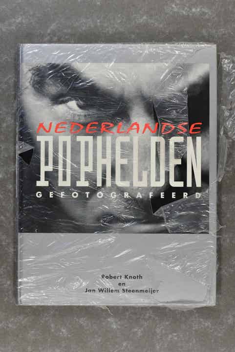 Knoth, Robert  -  Nederlandse pophelden gefotografeerd       (Original plastic!)   (Hard to find!)