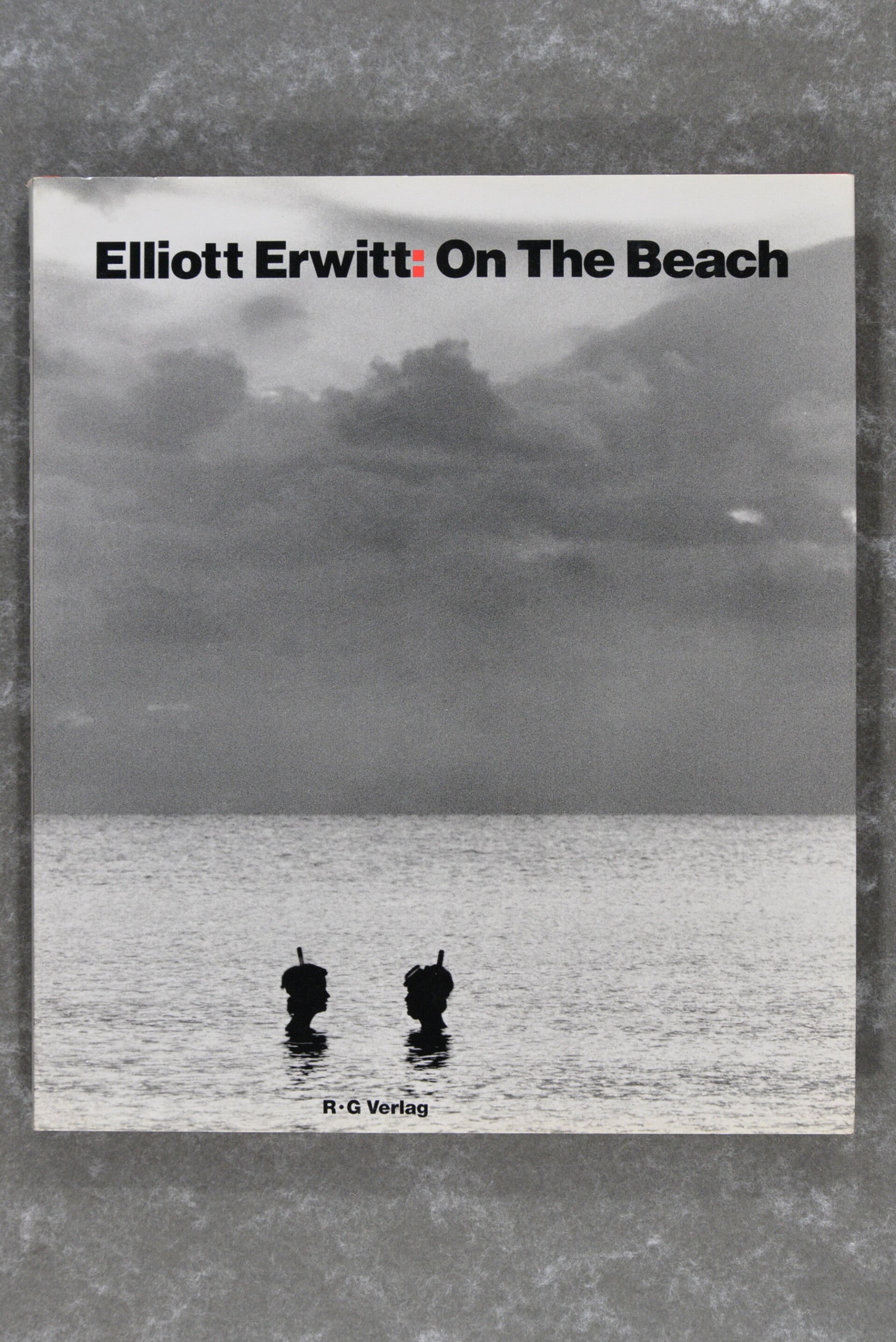 Erwitt, Elliott  -  On The Beach