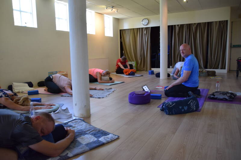Yoga in Heemskerk | HighZense Yoga Heemskerk - Van hoogsensitief naar bewustwording.