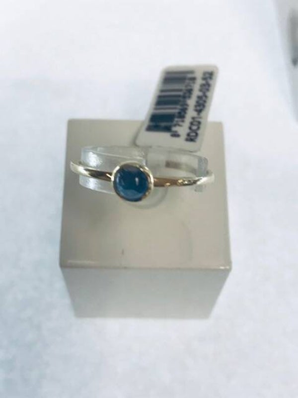 ZIRG-105 Goud Ring synt.kleursteen LICHT BL