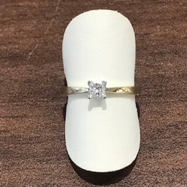 ZIRG-42 GOUDEN RING MET DIAMANT