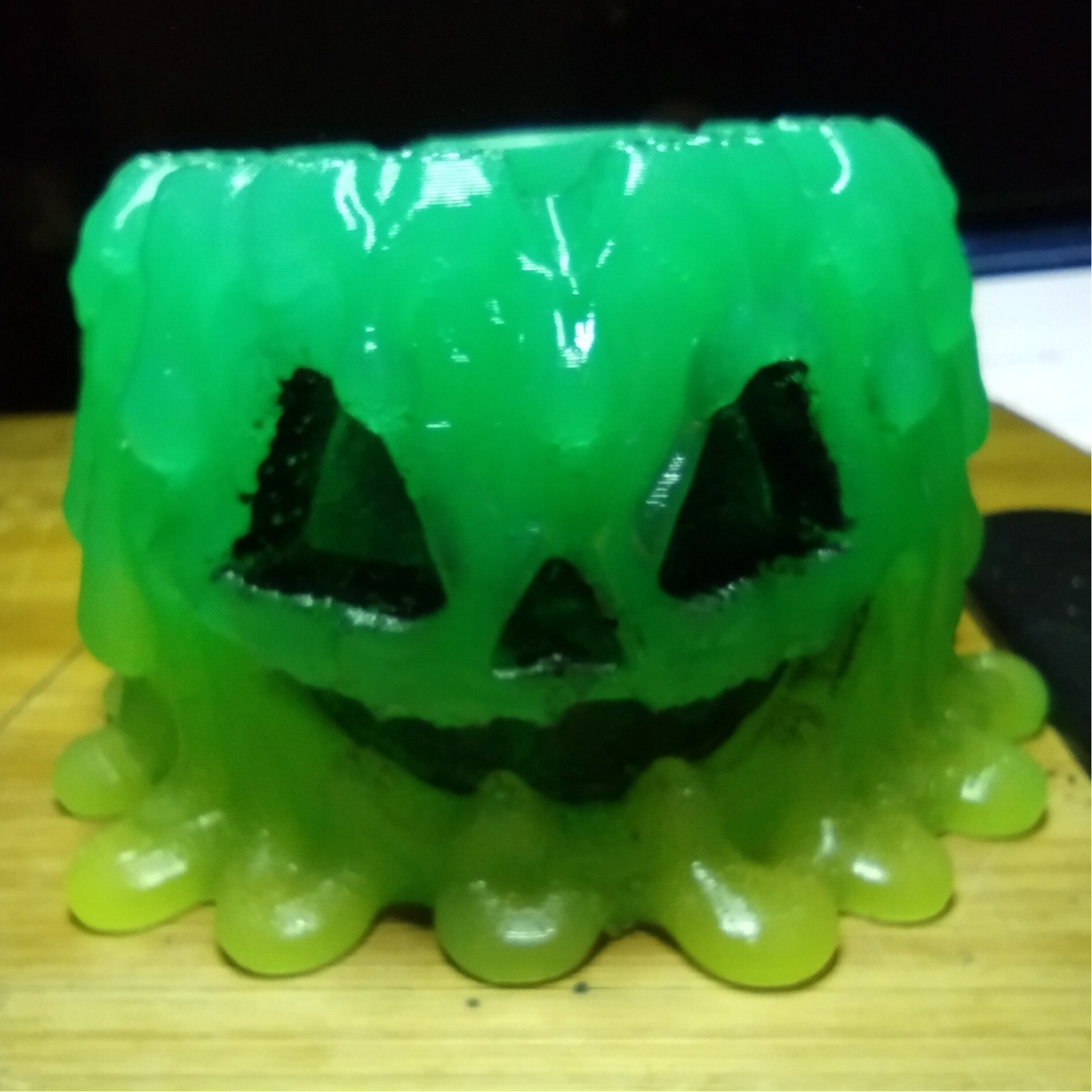 🎃💚 Glow-in-the-Dark Melting Pumpkin – Two-Tone Green 💚🎃