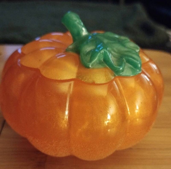 🎃 Pumpkin with Leaf Lid Resin Trinket Box or Candle – Fully Customizable 🍂