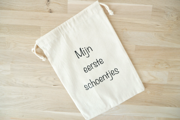 Katoenen zakje - mijn eerste schoentjes