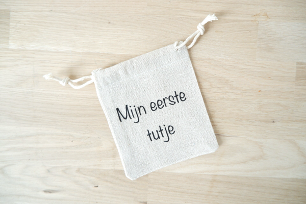 Katoenen zakje - mijn eerste tutje
