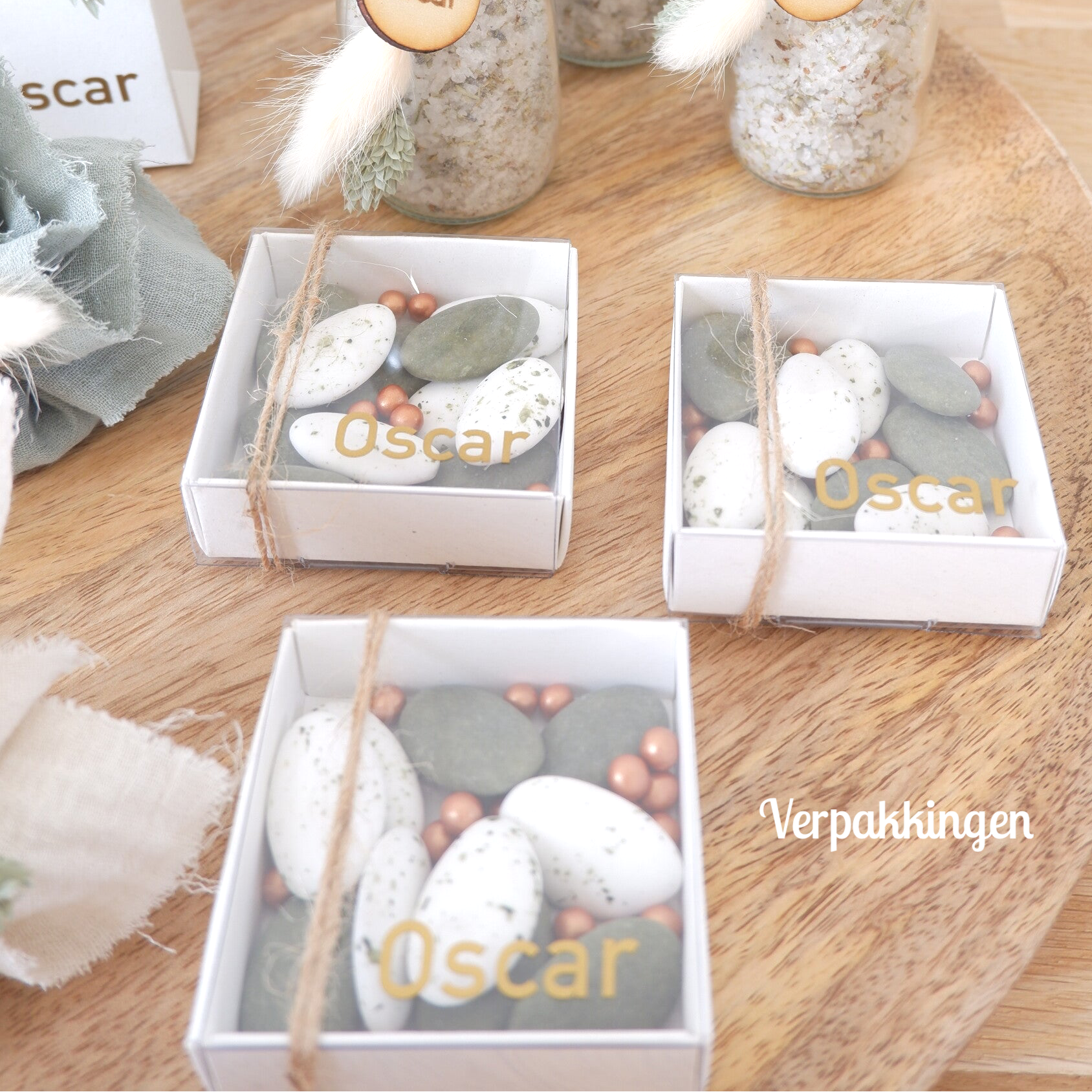 Verpakkingen doopsuiker en bedankjes