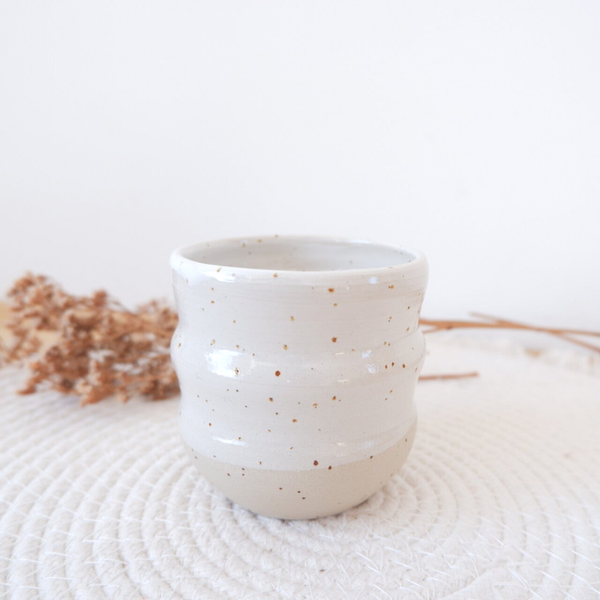 Mok geribbeld keramiek