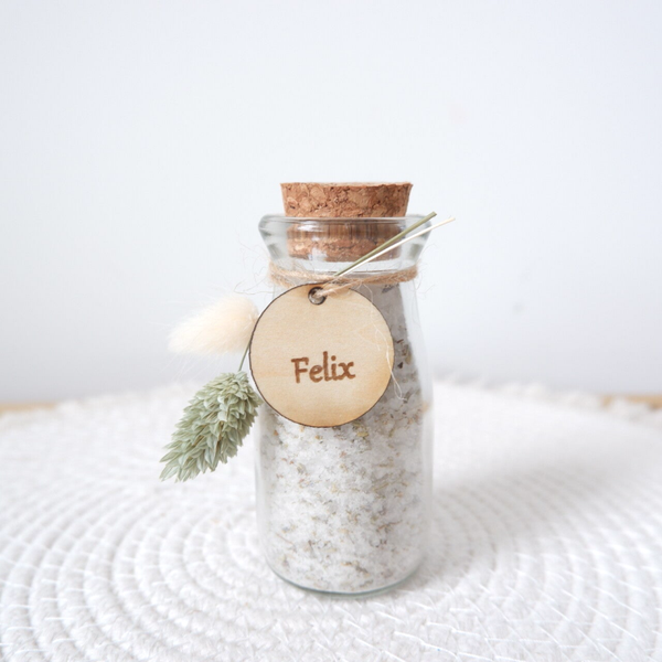 Glazen potje met grof badzout