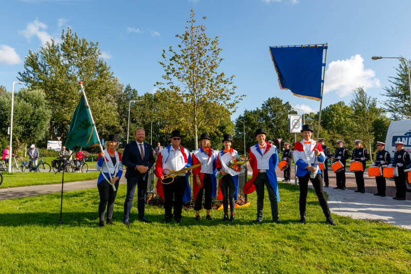 koninginnevereniging125jaar143jpg-1.jpg
