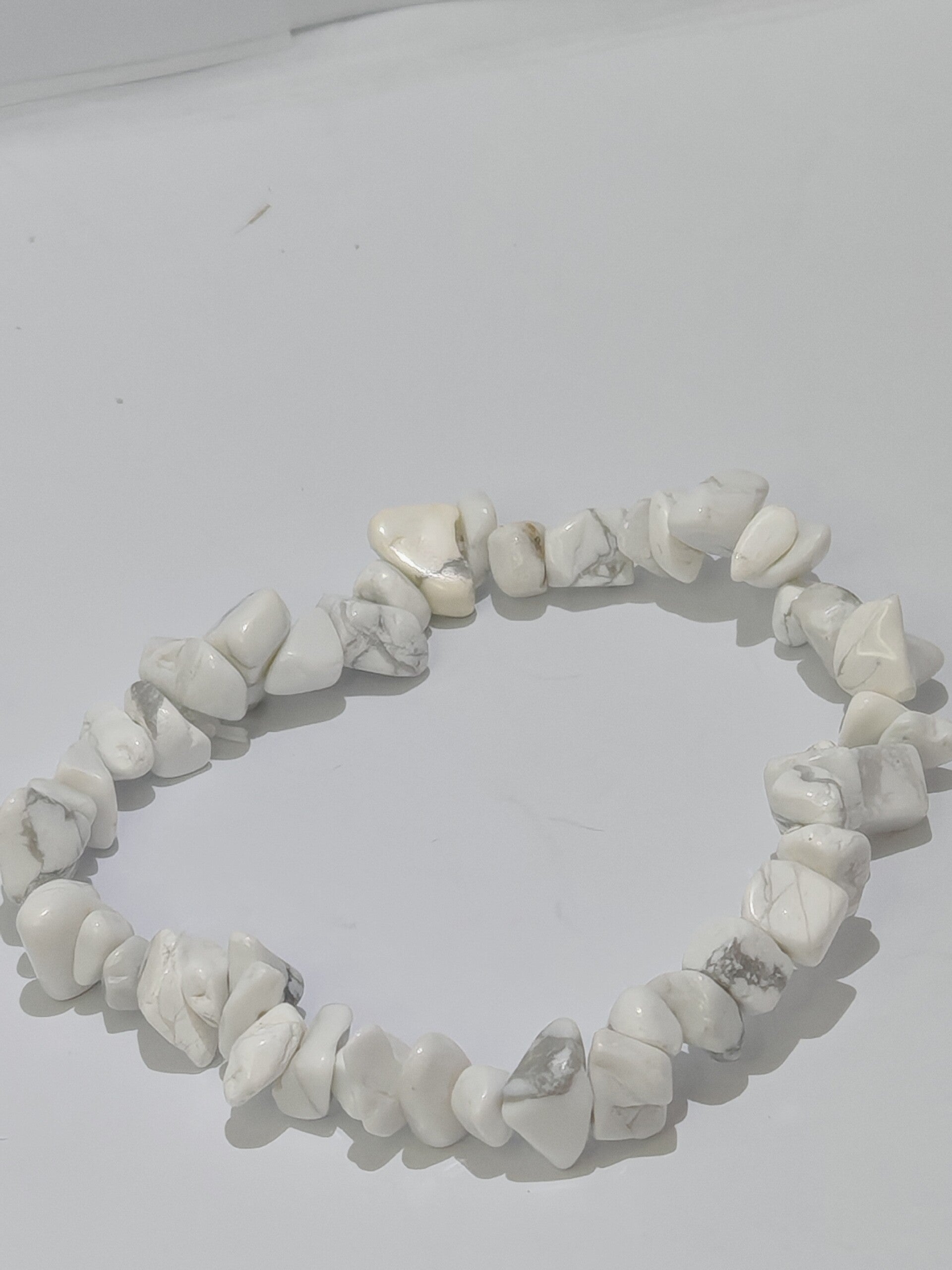 Howlite chipped bracelet