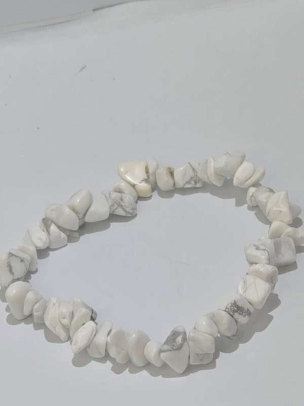 Howlite chipped bracelet