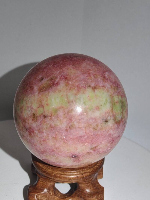 Thulite sphere