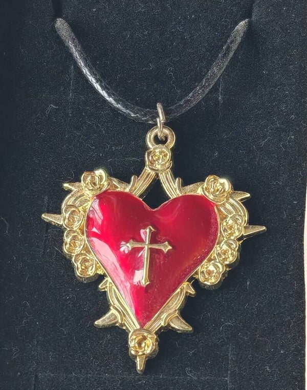 B17 costume pendant red heart with gold coloured setting