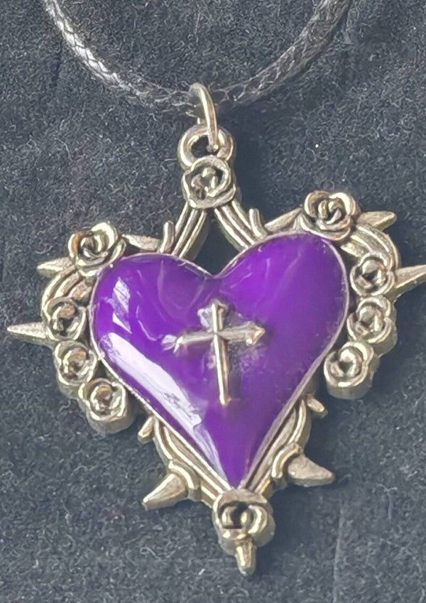 B24 costume pendant purple heart with silver setting