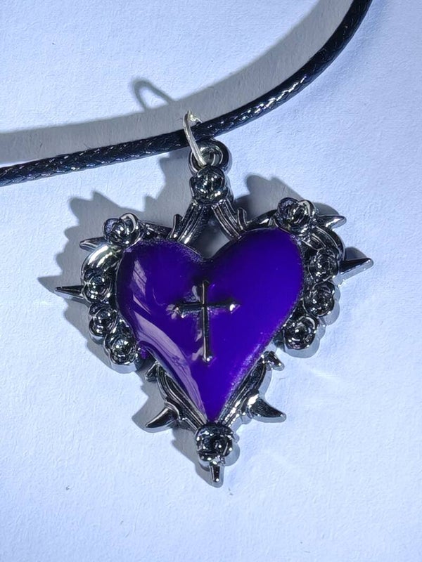 B19 costume pendant purple heart with black setting
