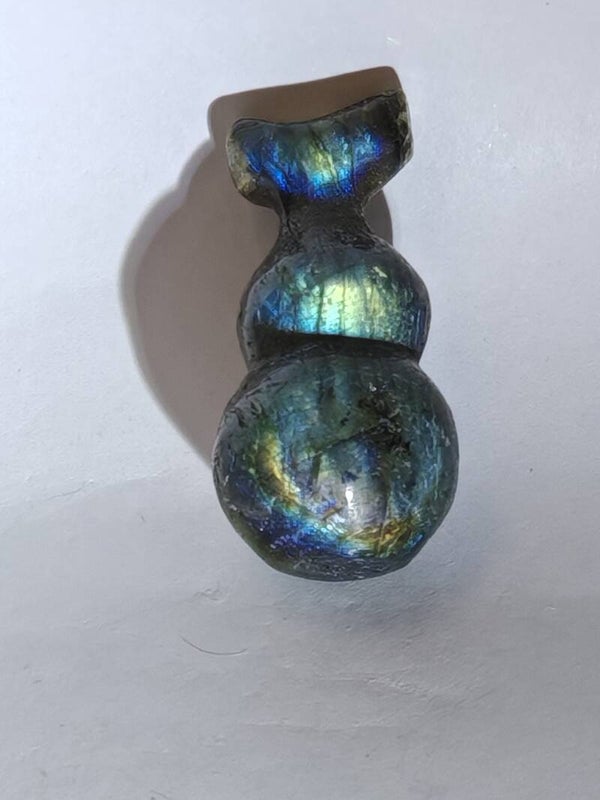 Hulu carving labradorite