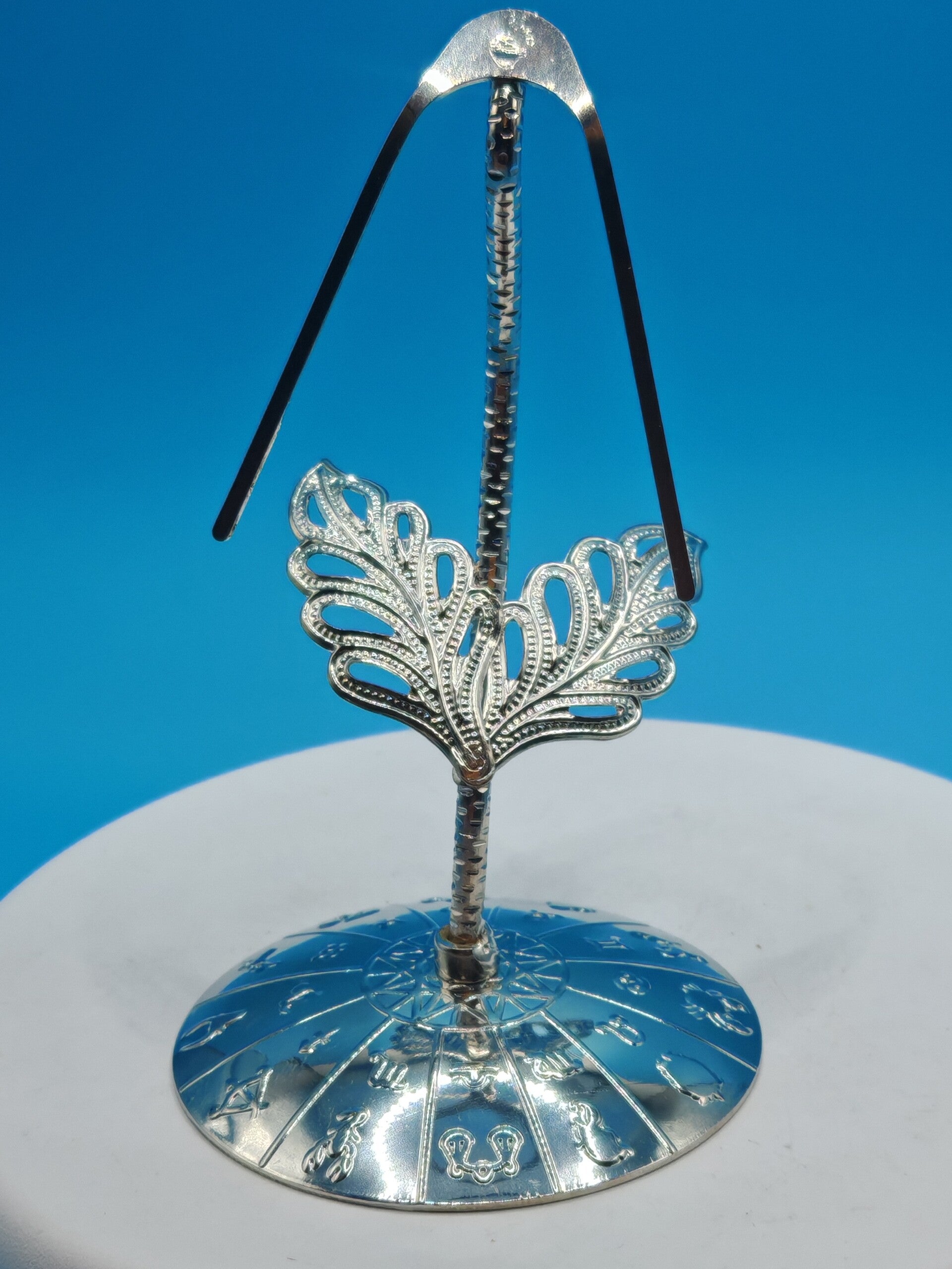 Astrological Leaf holder for crystals